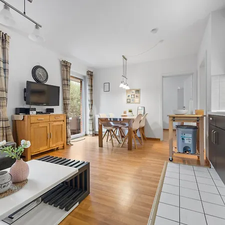 Carlotta Apartment *